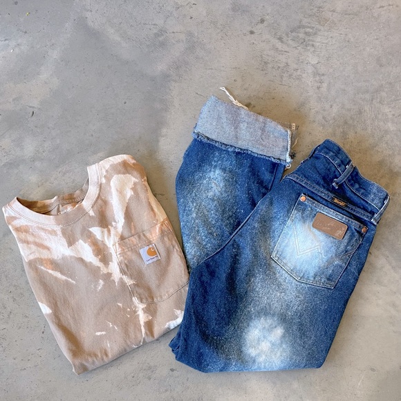 Carhartt Tops - Bleached Carhartt T-shirt